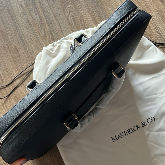 Maverick & Co. Manhattan Leather Briefcase Unisex - Picture 10 of 12